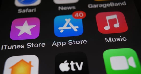 App Store 2026'da Patladı: AI Araçları Mobil Uygulama Devrimi Başlattı