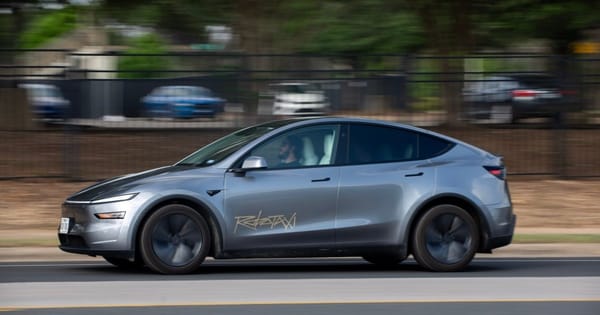 Tesla Robotaxi Servisi Dallas ve Houston'da Hizmete Girdi